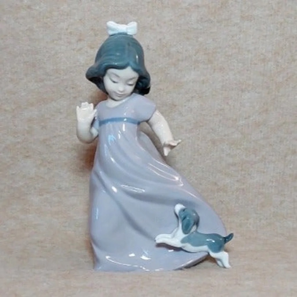 Rare NAO By Lladro "Let's Play" Girl & Puppy Home Office Decor Figurine